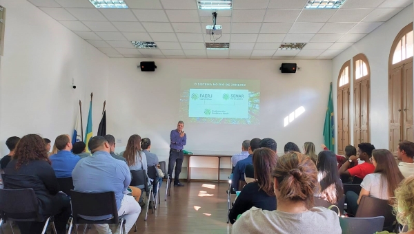 Senar Rio realiza palestra sobre EFD-REINF Rural na ACIANF
