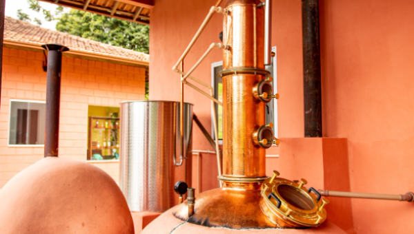 Rio de Janeiro: Tradição e Inovação na Produção de Cachaça