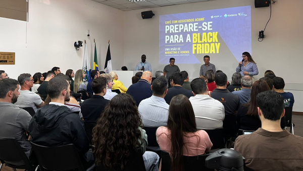 Associados ACIANF se reúnem para aprimorar técnicas de vendas na Black Friday