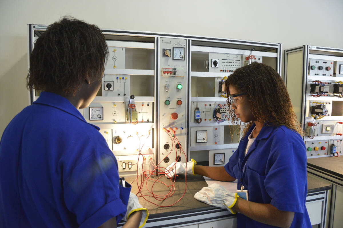 Firjan SENAI está com 160 vagas gratuitas em cursos técnicos de nível médio em Nova Friburgo