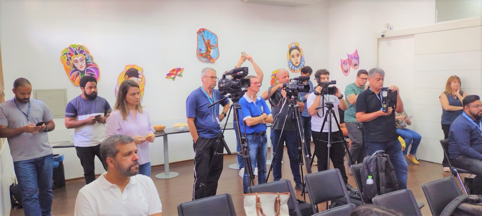 COLETIVA 04