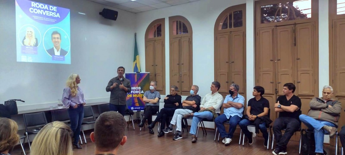 ACIANF recebeu dep. federal Vinícius Farah e empresária Alessandra Cury para Roda de Conversa