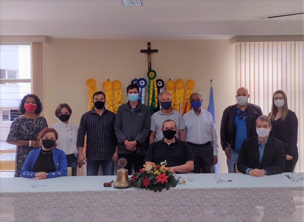 Almoço no Rotary Club de Nova Friburgo marca avanço da Campanha Conexão do Bem