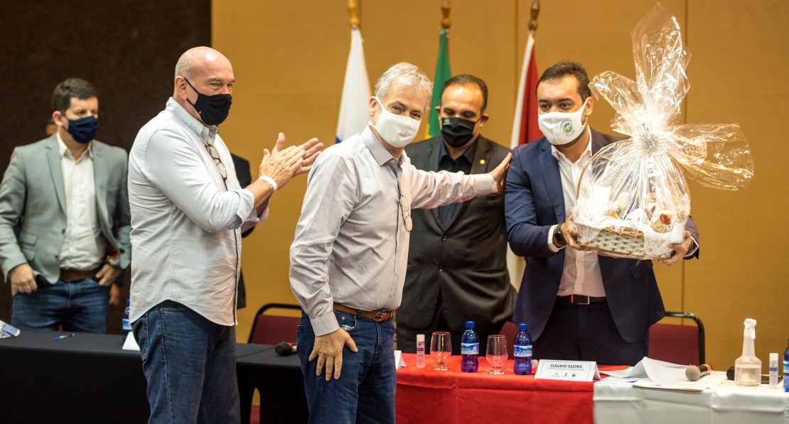 Diretoria da ACIANF participa de evento com Governador do Rio
