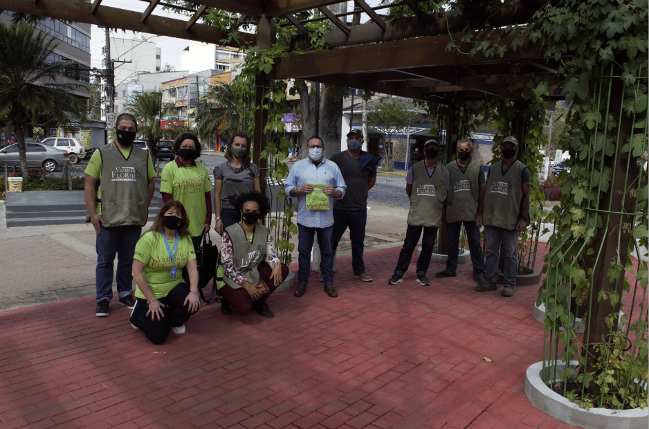 Projeto Vamos Florir avança para fase final de revitalização na Praça do Lúpulo