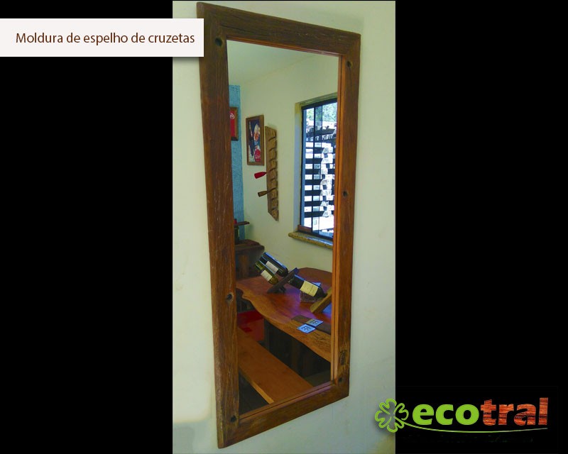 MOLDURAS RÚSTICAS EM DORMENTES E CRUZETAS