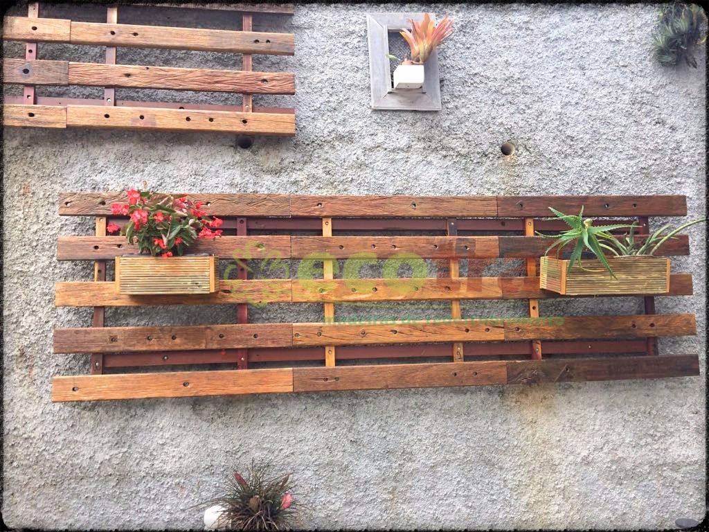 PAINÉIS RÚSTICOS EXTERNOS & INTERNOS EM DORMENTES OU CRUZETAS